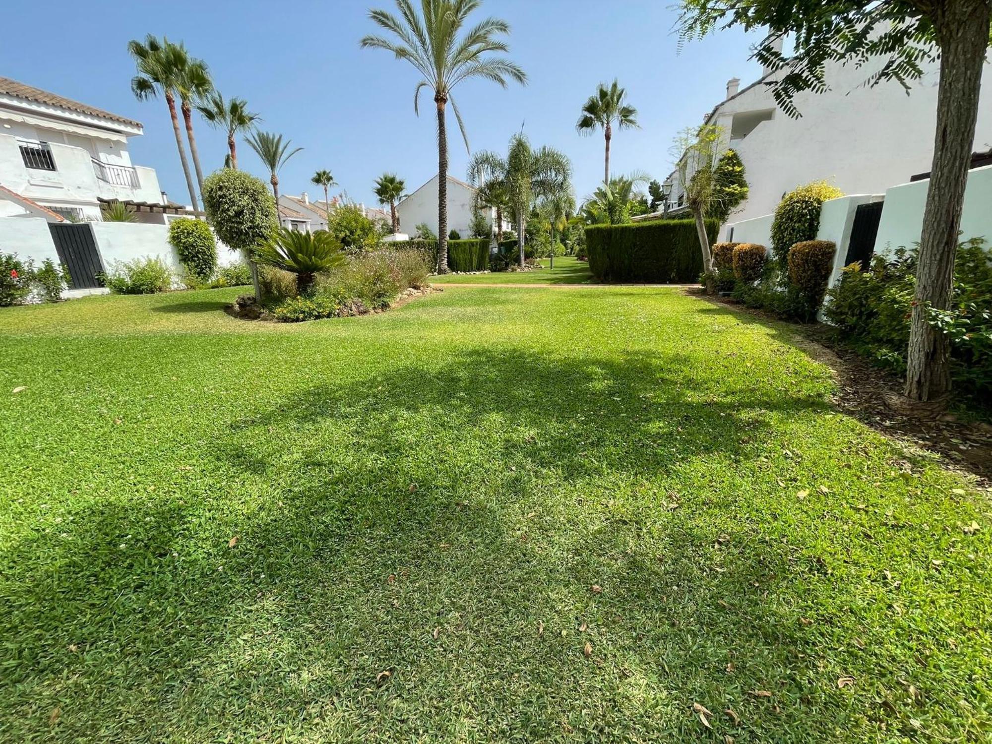 Apartamentos Naranjos Del Sol Marbella Eksteriør billede