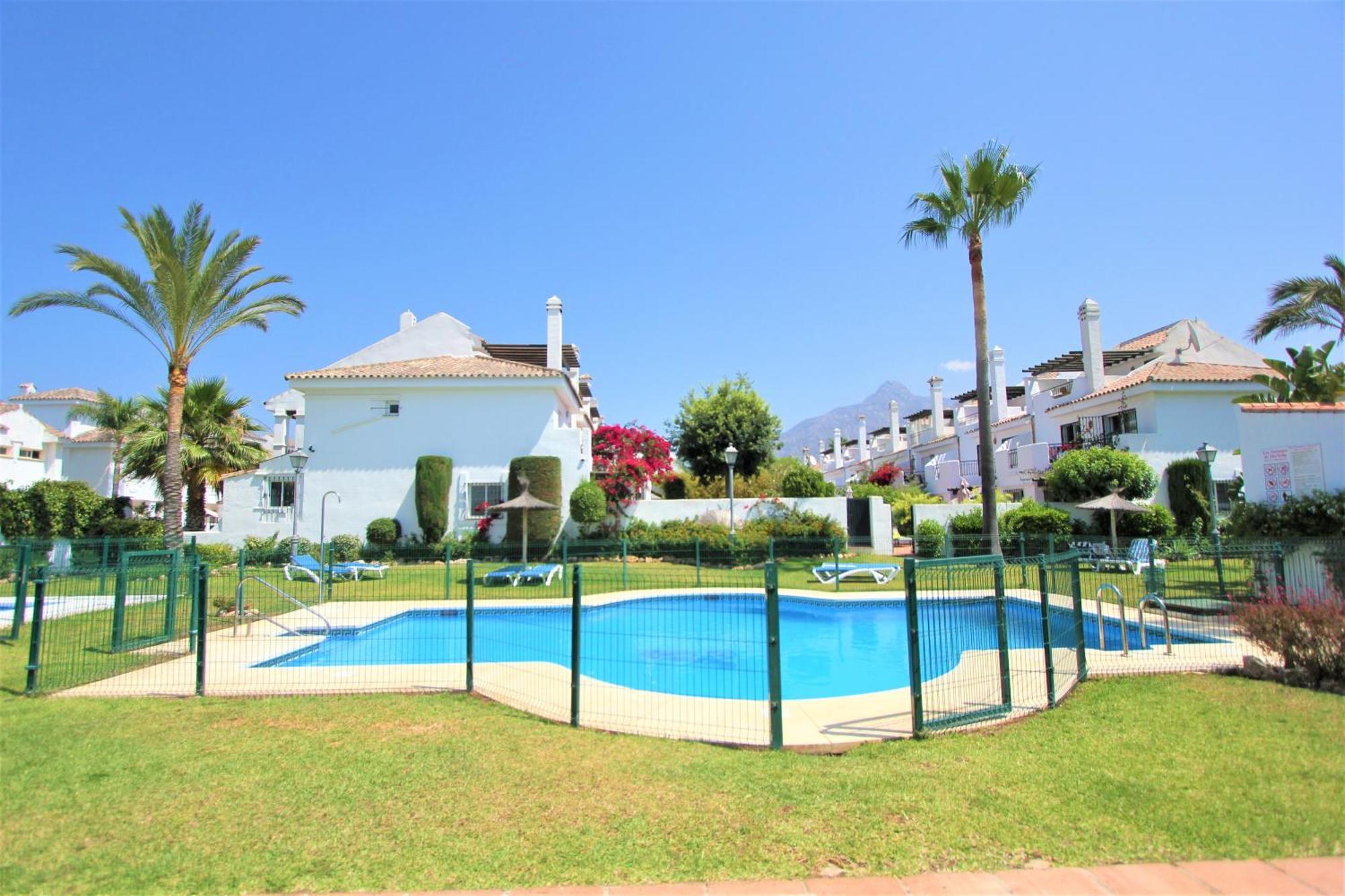 Apartamentos Naranjos Del Sol Marbella Eksteriør billede