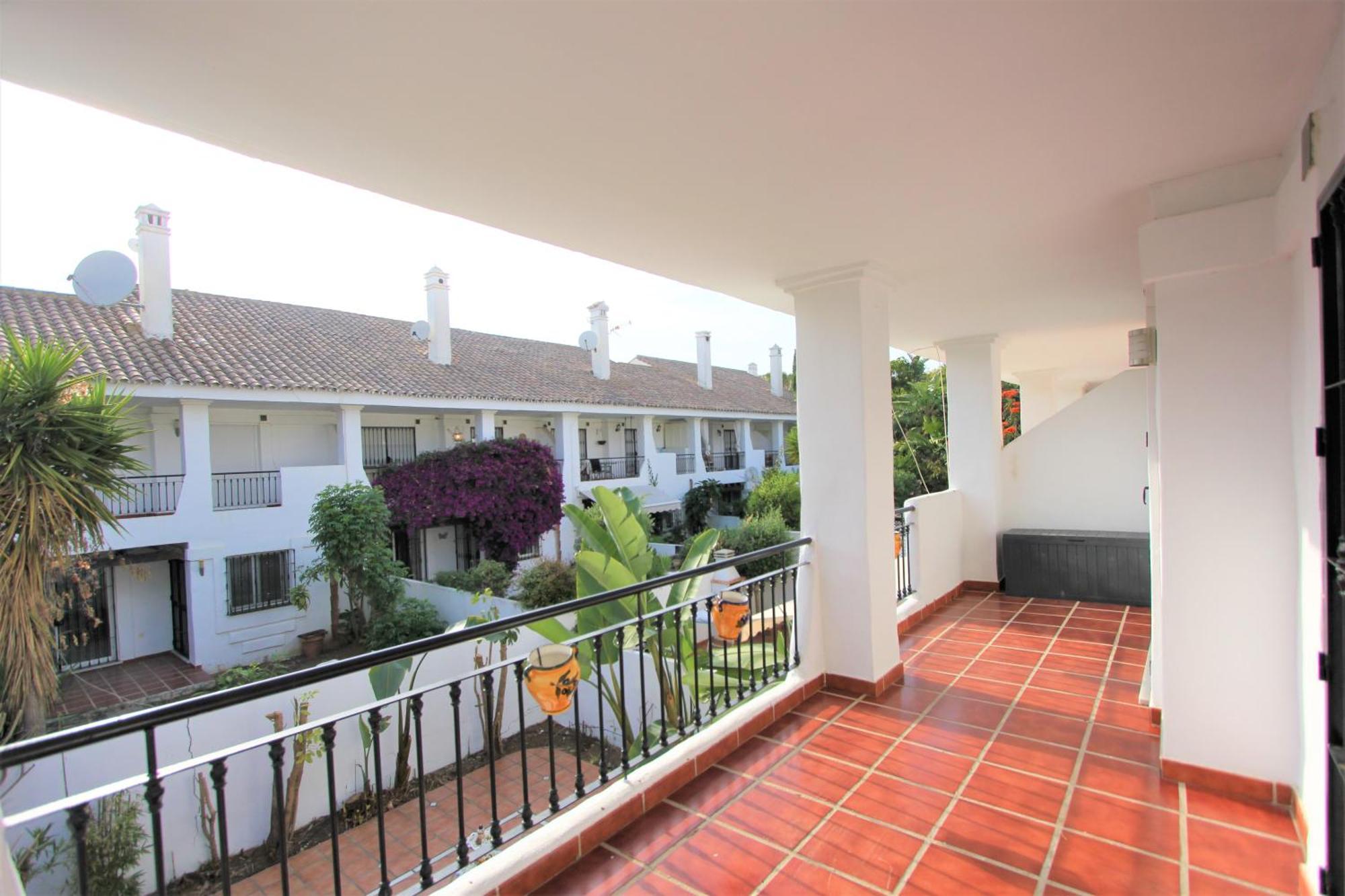 Apartamentos Naranjos Del Sol Marbella Eksteriør billede