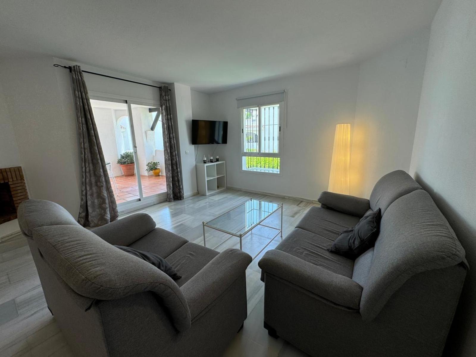 Apartamentos Naranjos Del Sol Marbella Eksteriør billede