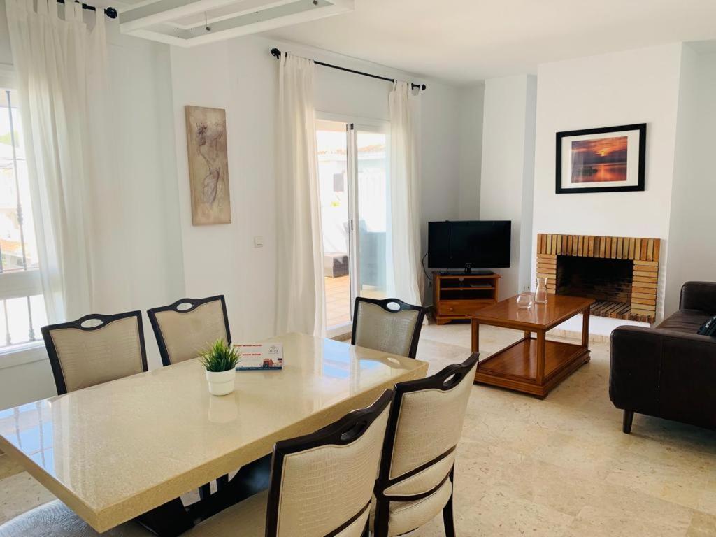 Apartamentos Naranjos Del Sol Marbella Eksteriør billede