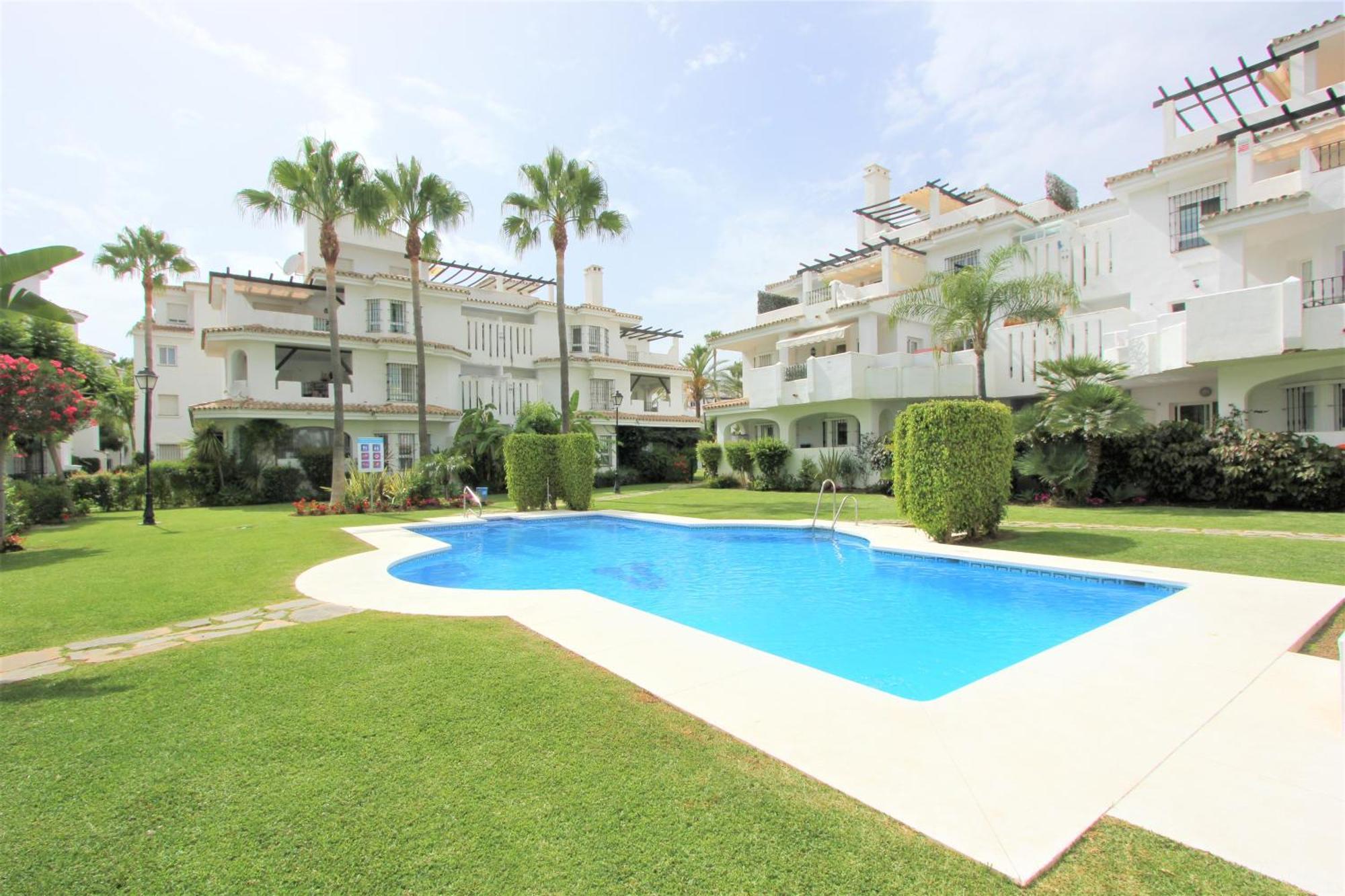 Apartamentos Naranjos Del Sol Marbella Eksteriør billede